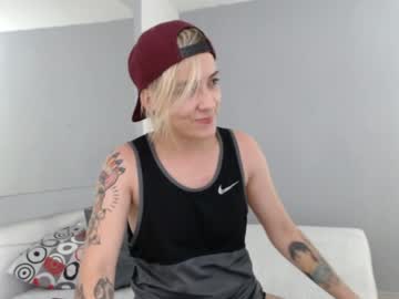 zoo سكس الحصان وبنات